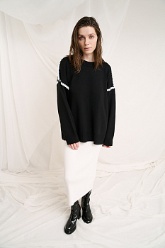 dzhemper_s_vyshivkoy_iz_merinosa