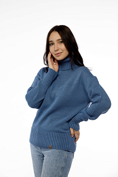 sviter_s_vysokim_vorotom_