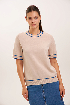 futbolka_s_kontrastnoy_otdelkoy